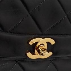 Pre Owned Chanel Black Quilted Leather Vintage Diana Flap Bag