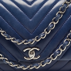 Pre Owned Chanel Blue Surpique Chevron Leather CC Flap Bag