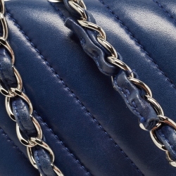 Pre Owned Chanel Blue Surpique Chevron Leather CC Flap Bag