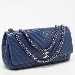Pre Owned Chanel Blue Surpique Chevron Leather CC Flap Bag
