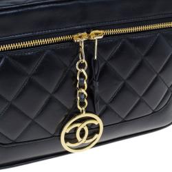 مملوكة مسبقًا Chanel Black Lambskin Leather Vintage Crossbody