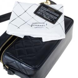 مملوكة مسبقًا Chanel Black Lambskin Leather Vintage Crossbody