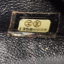 Pre Owned Chanel Black Quilted Caviar Leather Jumbo Classic Single Flap Bag