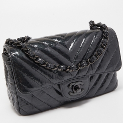 Pre Owned Chanel Dark Grey Patent Leather Single Flap Small Shoulder Bag