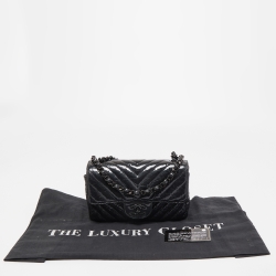 Pre Owned Chanel Dark Grey Patent Leather Single Flap Small Shoulder Bag