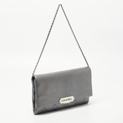 Pre Owned Chanel Metallic Grey Quilted Leather Retro Label Flap Bag
