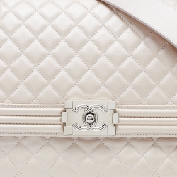 Pre Owned Chanel Pearl Beige Quilted Leather Boy Accordion Flap Bag