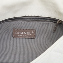 Pre Owned Chanel White/Beige Quilted Leather Medium Single Flap Bag