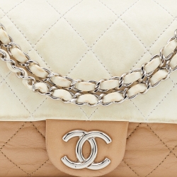 Pre Owned Chanel White/Beige Quilted Leather Medium Single Flap Bag