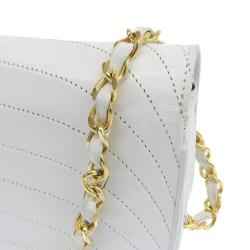 Pre Owned Chanel Vintage White Horizontal Quilted Leather Medium Crescent Flap Bag 
