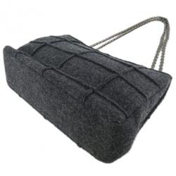 مملوكة مسبقًا Chanel Grey Wool Chocolate Bar Reissue 2.55 Shoulder Bag