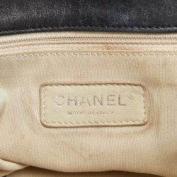 Pre Owned Chanel Black Leather Maxi Chain Around Flap Shoulder Bag