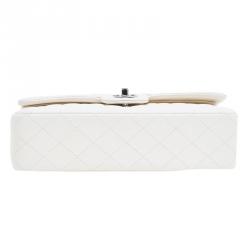 مملوكة مسبقًا حقيبة شانيل قلاب مزدوج كلاسيك متوسطة جلد مبطنة كريمية