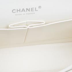 مملوكة مسبقًا حقيبة شانيل قلاب مزدوج كلاسيك متوسطة جلد مبطنة كريمية