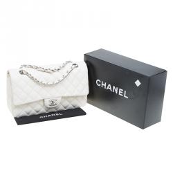 مملوكة مسبقًا حقيبة شانيل قلاب مزدوج كلاسيك متوسطة جلد مبطنة كريمية