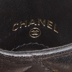 مملوكة مسبقًا Chanel Black Quilted Leather CC Card Holder Chain