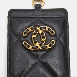 مملوكة مسبقًا Chanel Black Quilted Leather CC Card Holder Chain