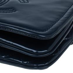 Pre Owned Chanel Blue Patent CC Logo Chain Crossbody