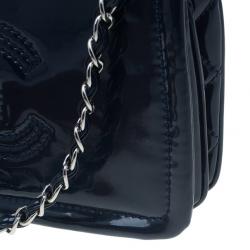 Pre Owned Chanel Blue Patent CC Logo Chain Crossbody