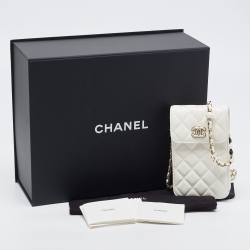 Pre Owned Chanel White Quilted Leather CC Pearl Phone Case Crossbody Bag