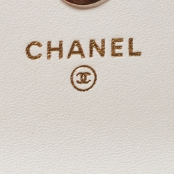 Pre Owned Chanel White Quilted Leather CC Pearl Phone Case Crossbody Bag