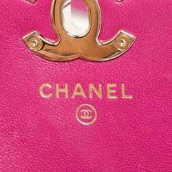 مملوكة مسبقًا Chanel Magenta Quilted Leather and Wool Mini Waist and Coin Purse Bag
