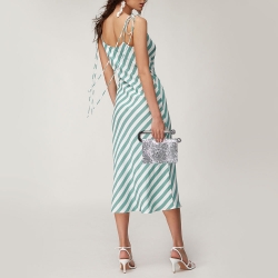 مملوكة مسبقًا Chanel Grey/Silver Leather Strass Around The World Clutch