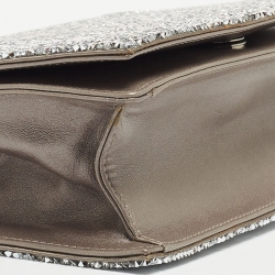 مملوكة مسبقًا Chanel Grey/Silver Leather Strass Around The World Clutch