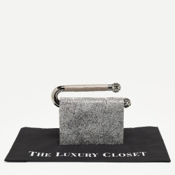 مملوكة مسبقًا Chanel Grey/Silver Leather Strass Around The World Clutch