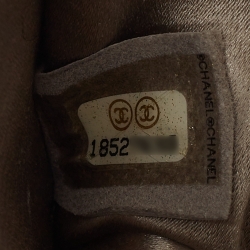 مملوكة مسبقًا Chanel Grey/Silver Leather Strass Around The World Clutch