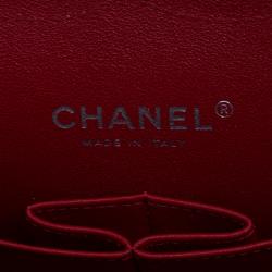 مملوكة مسبقًا حقيبة شانيل قلاب مزدوج كلاسيك كبيرة جلد كافيار مبطنة حم راء