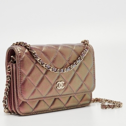 مملوكة مسبقًا Chanel Iridescent Pink Quilted Leather CC Wallet On Chain