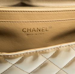 Pre Owned حقيبة شانيل قلاب مفرد كلاسيك ماكسي جلد لامعة مبطنة بيج