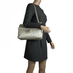 Pre Owned Chanel Grey Quilted Iridescent Leather Maxi Classic Single Flap Bag