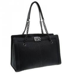 مملوكة مسبقًا Chanel Matte Black Python Large Boy Shopper Tote