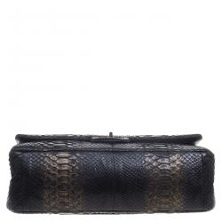 مملوكة مسبقًا حقيبة شانيل قلاب 226 كلاسيك 2.55 ريإيشو جلد ثعبان ذهبية/ سوداء ميتالك