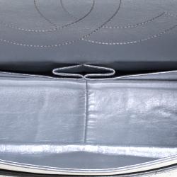 Pre Owned حقيبة شانيل قلاب ريإيشو 2ز55 جلد مبطن فضية