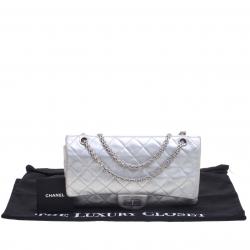 Pre Owned حقيبة شانيل قلاب ريإيشو 2ز55 جلد مبطن فضية