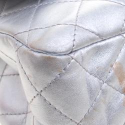 Pre Owned حقيبة شانيل قلاب ريإيشو 2ز55 جلد مبطن فضية