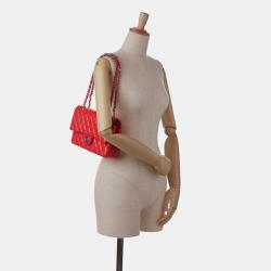 مملوكة مسبقًا Chanel Medium Classic Patent Double Flap