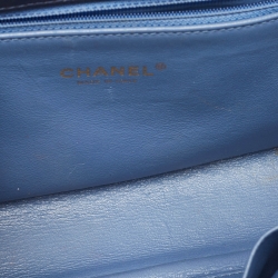 Pre Owned Chanel Navy Blue/Black Caviar Leather Medium CC Filigree Flap Bag