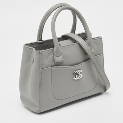 Pre Owned حقيبة شانيل ميني نويه إكسوكيتيف شوبنغ جلد عنابية