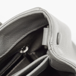 Pre Owned حقيبة شانيل ميني نويه إكسوكيتيف شوبنغ جلد عنابية