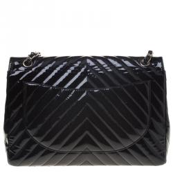 مملوكة مسبقًا حقيبة شانيل قلاب كلاسيكية جلد لامعة شيفرون سوداء