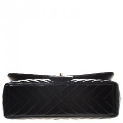 مملوكة مسبقًا حقيبة شانيل قلاب كلاسيكية جلد لامعة شيفرون سوداء