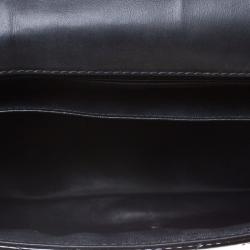 مملوكة مسبقًا حقيبة شانيل قلاب كلاسيكية جلد لامعة شيفرون سوداء