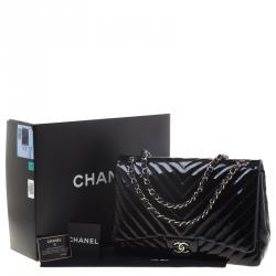 مملوكة مسبقًا حقيبة شانيل قلاب كلاسيكية جلد لامعة شيفرون سوداء