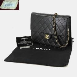 Pre Owned Chanel Quilted Leather Medium Vintage Clutch with Chain