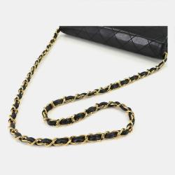 Pre Owned Chanel Quilted Leather Medium Vintage Clutch with Chain