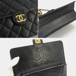 Pre Owned Chanel Quilted Leather Medium Vintage Clutch with Chain